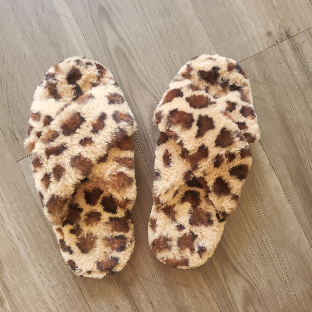 Leopard Fuzzy Slides